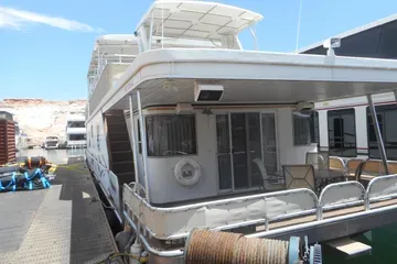 Antelope Point Marina Houseboat *Mysterious Waves* (4 Sale)