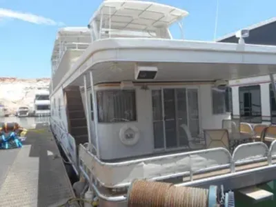 Antelope Point Marina Houseboat *Mysterious Waves* (4 Sale)