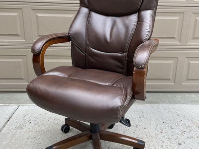 Lazy-Boy Brown Leather Executive Office Chair - Fully Functional, 28" W x 32" D x 48" H
