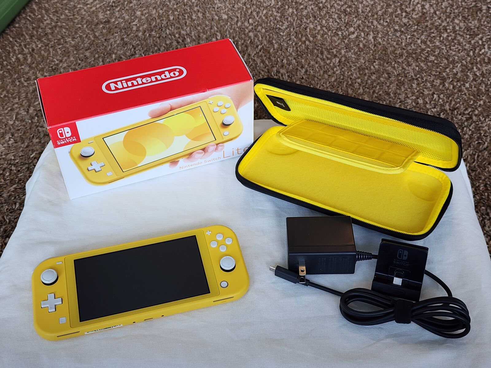 Nintendo Switch Lite and Hard Case - Yellow