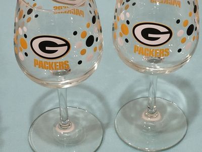 2 Stemmed Wine Glasses -...