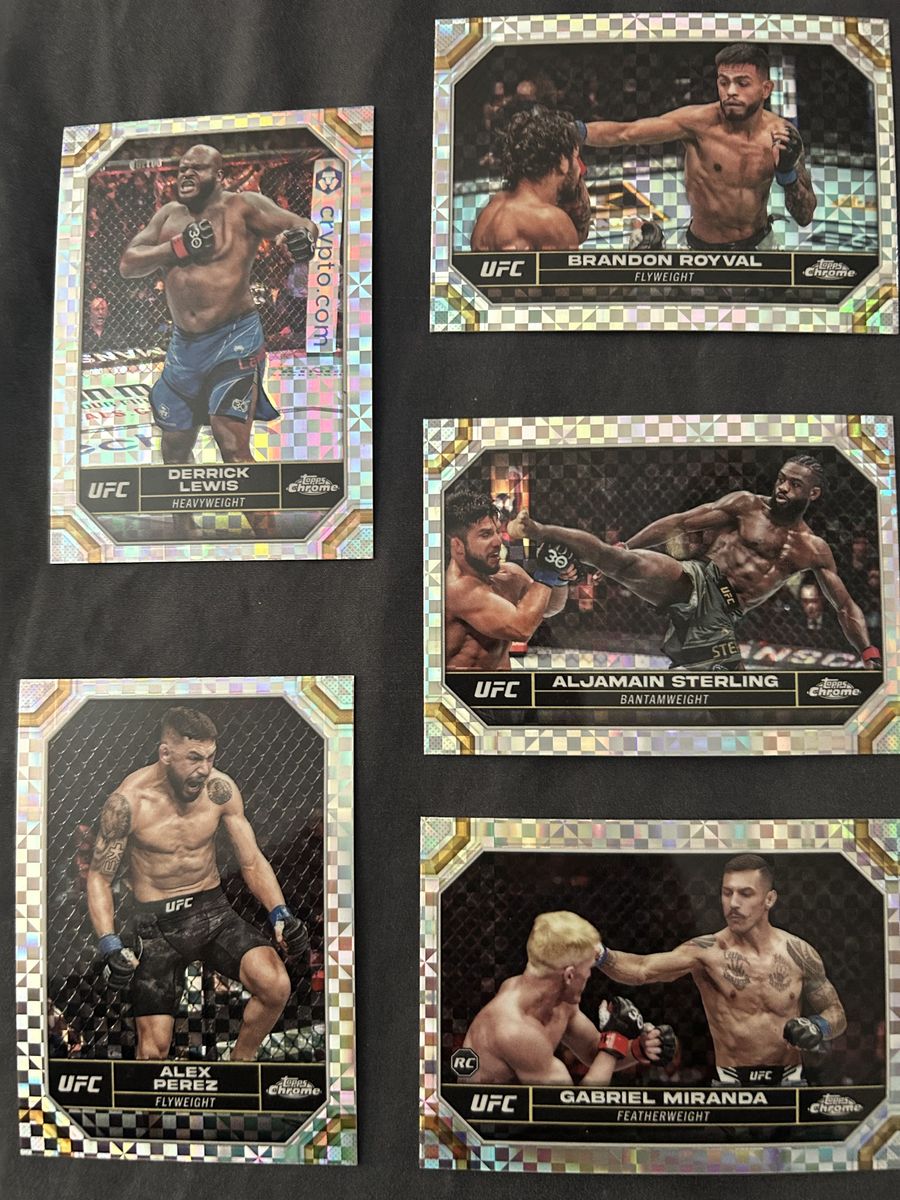 UFC refractor cards