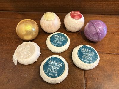 4 Bath Bombs & 4 Shower Steamers