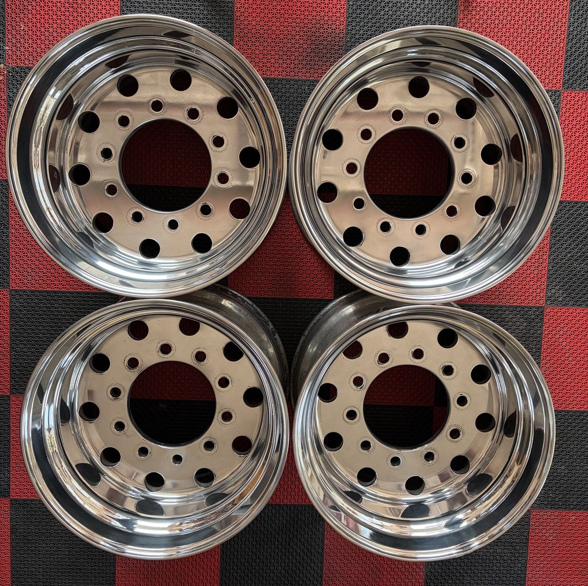 Super Singles / Accuride 22.5