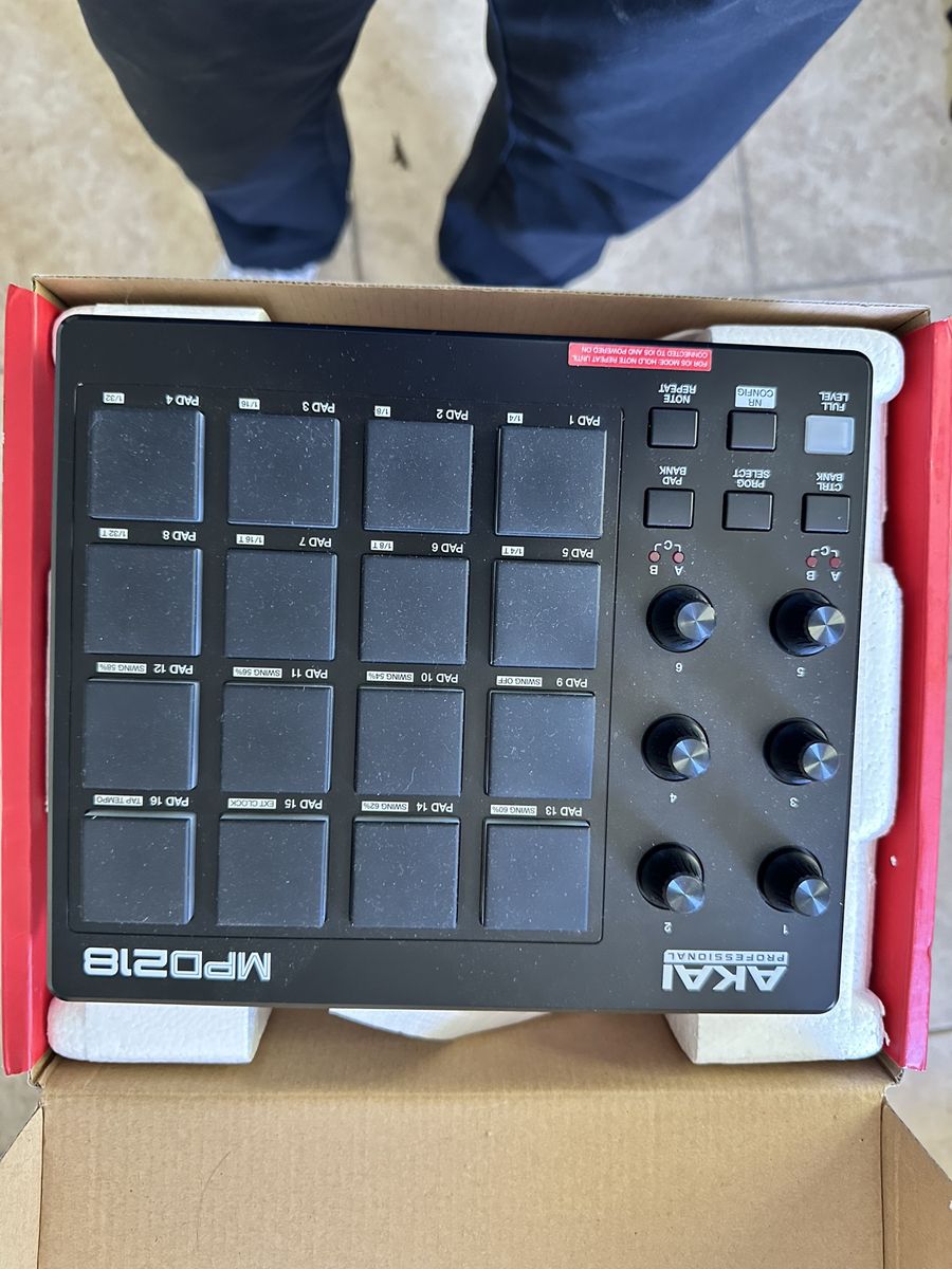 Akai MPD218