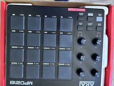 Akai MPD218