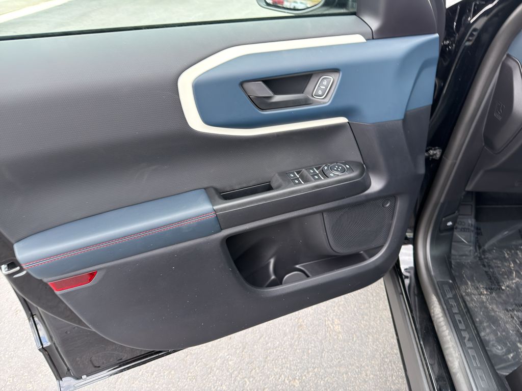Main image 7