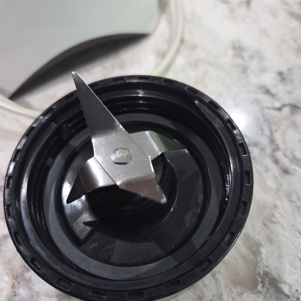 Portable smoothie maker