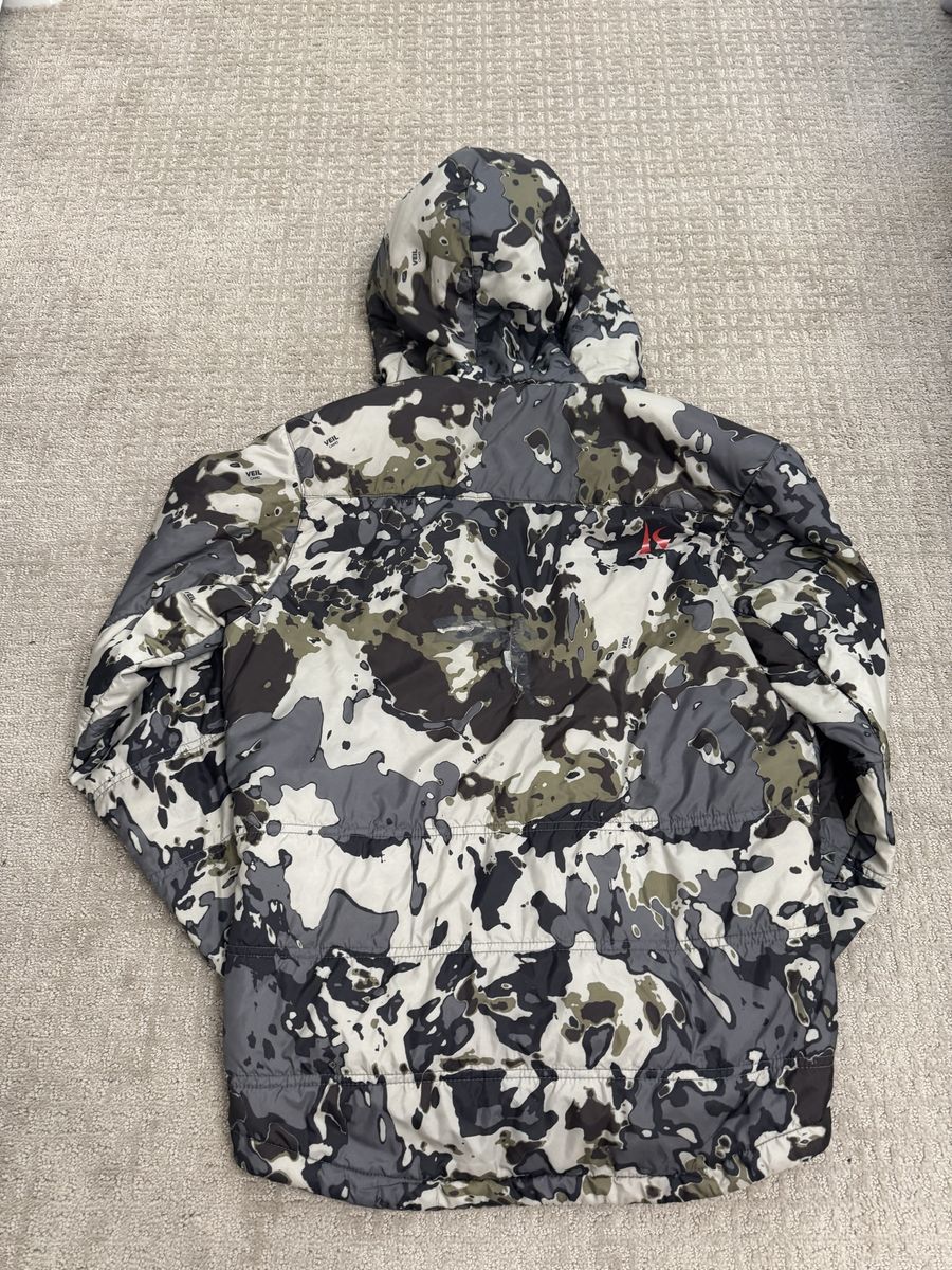 Main image 3