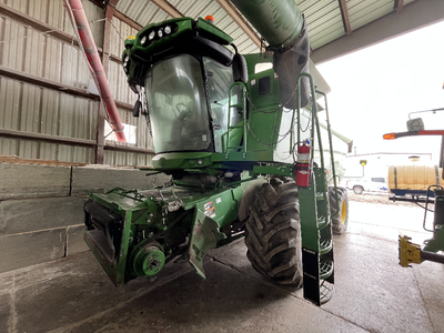 2019 John Deere S670