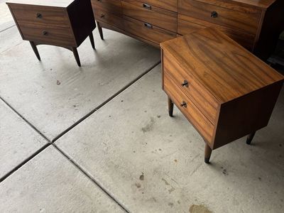 Mid-Century Vintage Walnut Bedroom Set – Dresser, Mirror & Matching Nightstands