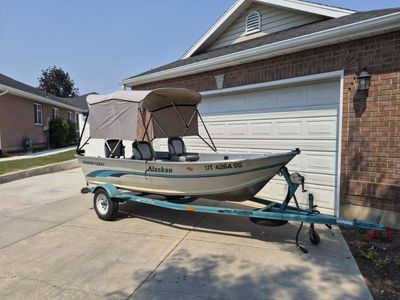 Smoker Craft Alaskan 14ft Aluminum Fishing Boat with Mercury Outboard & Trailer