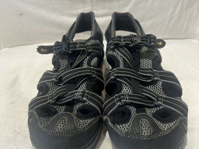Ahnu men’s size 11 black/grey closed toe, hiking or water sandals