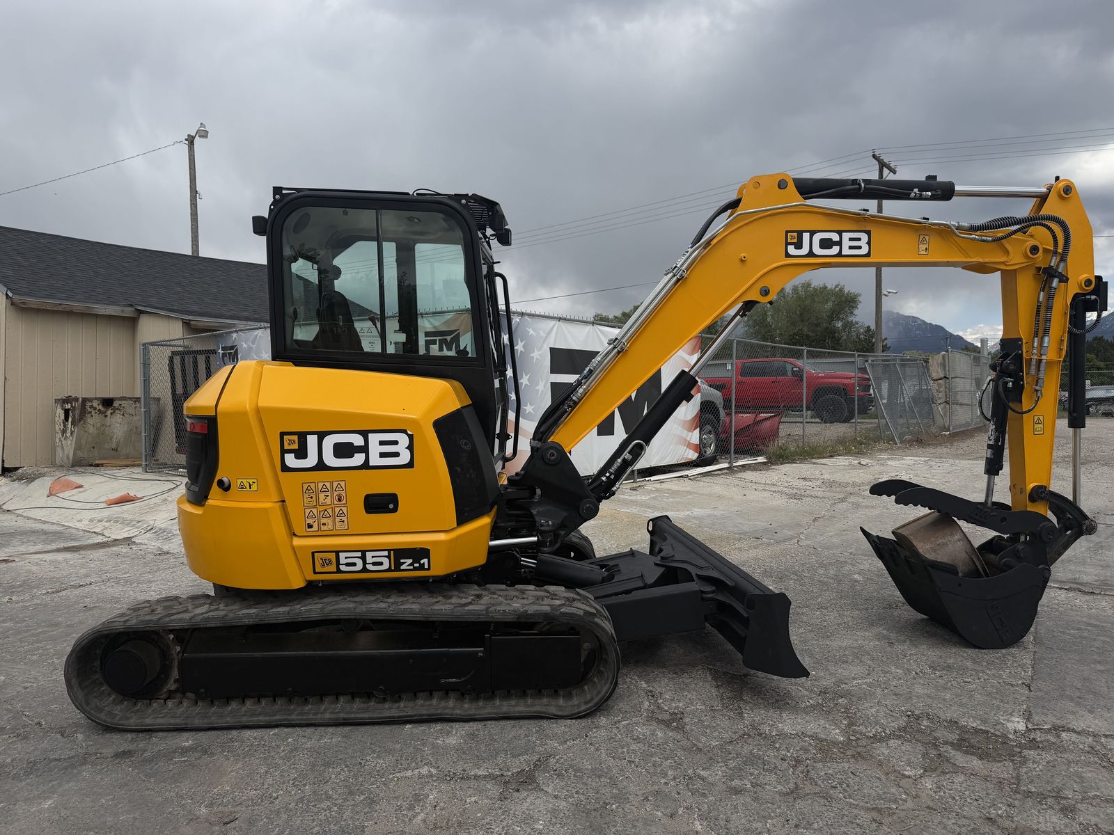 2022 JCB 55Z-1 Mini Excavator Tractor Thumb Angle Blade