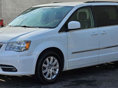 2016 CHRYSLER TOWN AND COUNTRY Touring