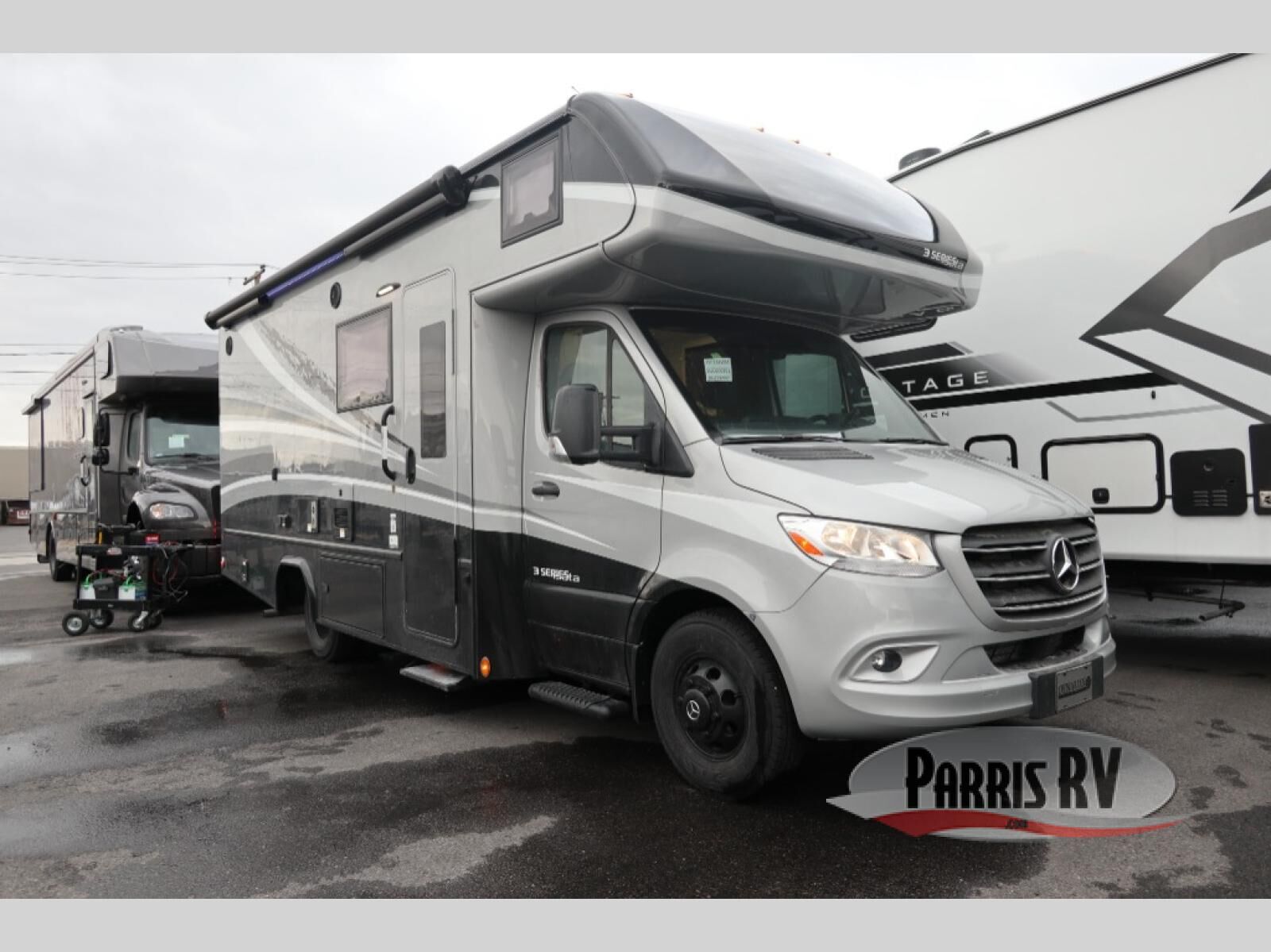 New 2025 Dynamax isata 3 24FW