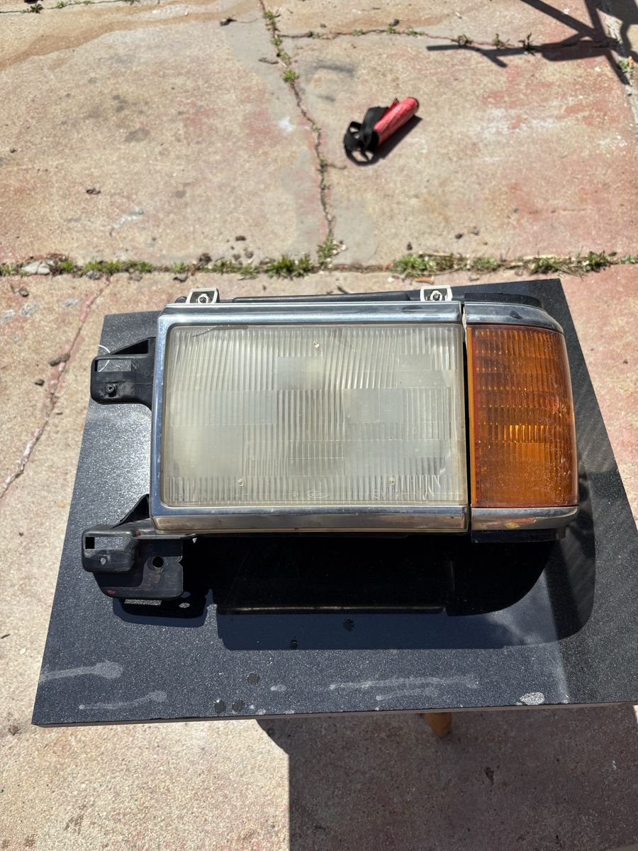 1990s Ford F-150 headlight OEM