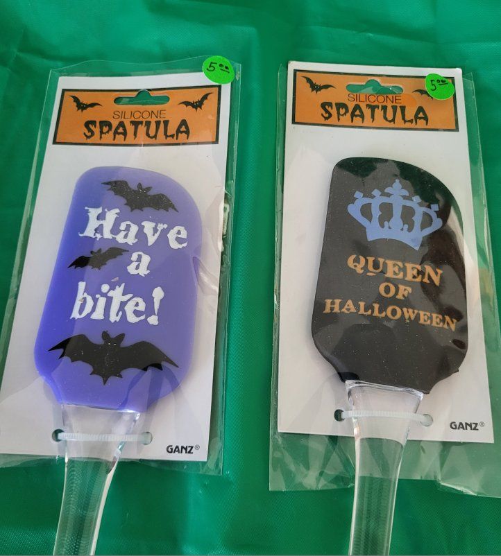 **NEW HALLOWEEN SPATULAS**