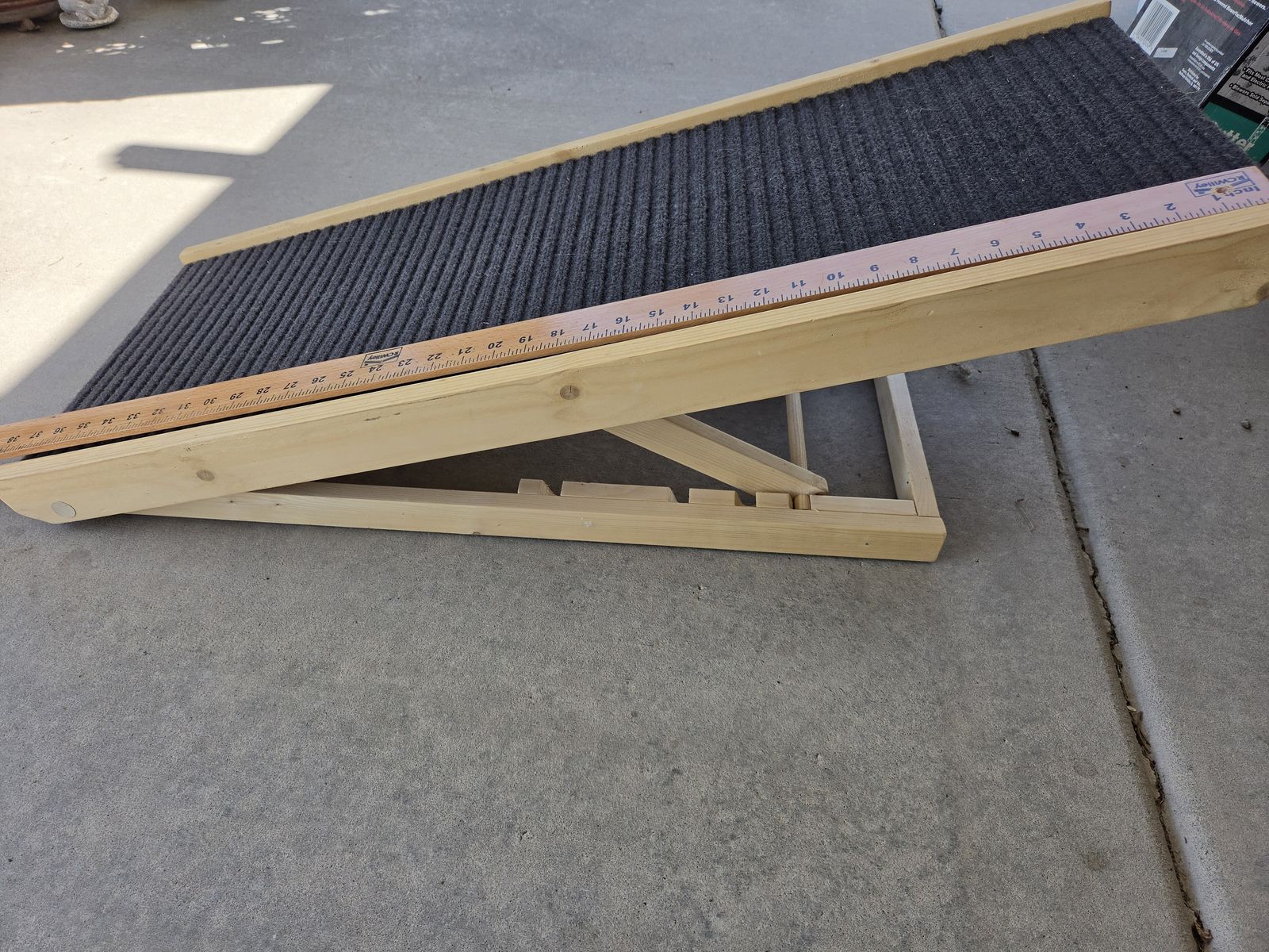 Adjustable height dog ramp