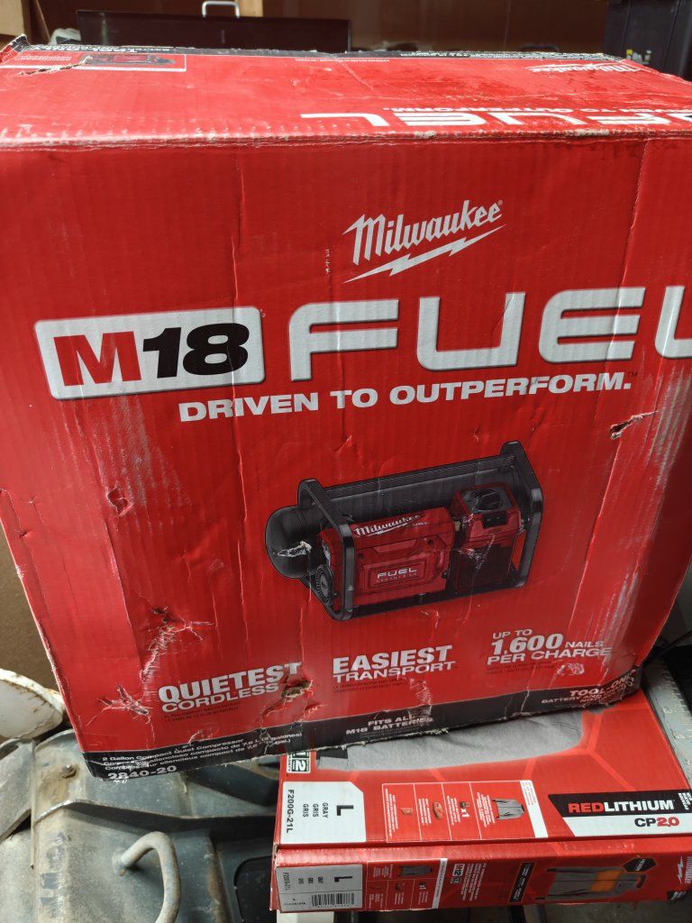 Milwaukee M18 FUEL 2840-20 2-Gallon Cordless Quiet Compact Air Compressor - New in Box