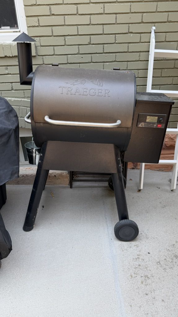 Traeger 885 WiFire