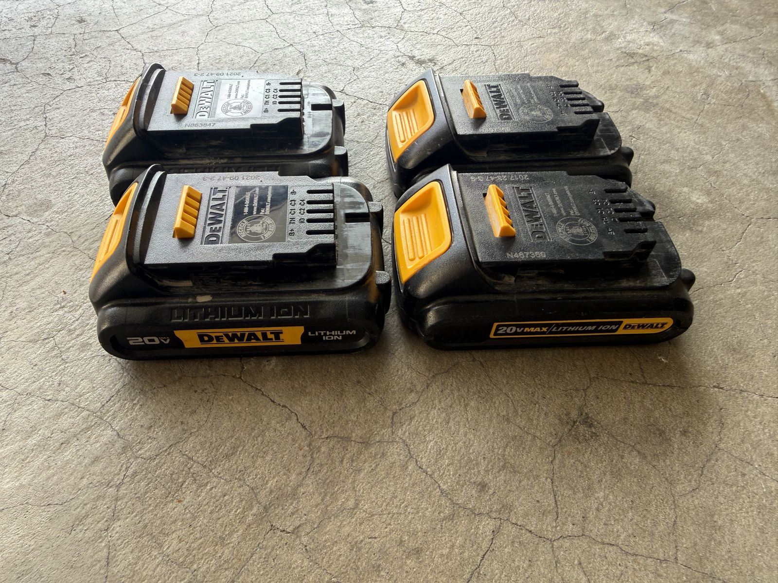 DeWalt 20V MAX 1.5Ah Batteries – 4 Available