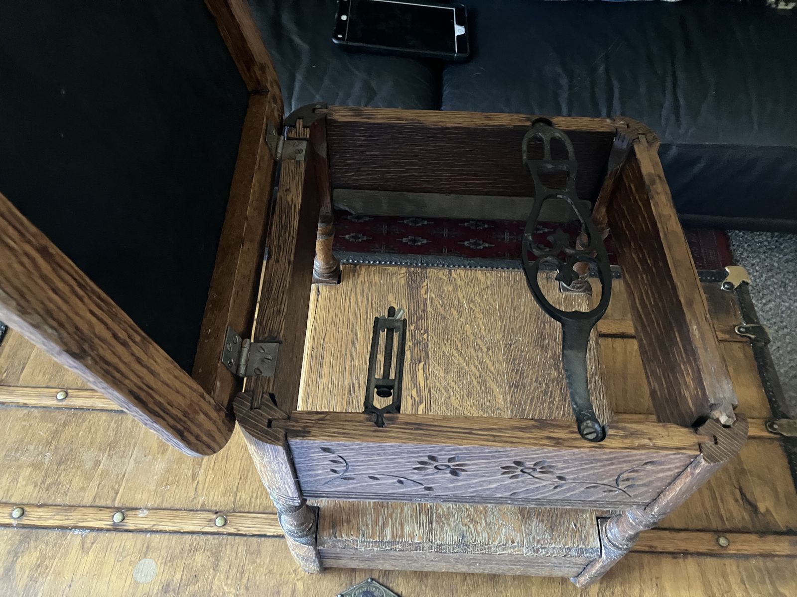 Main image 4