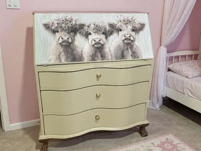 Gorgeous Vintage Dresser/Desk/Vanity