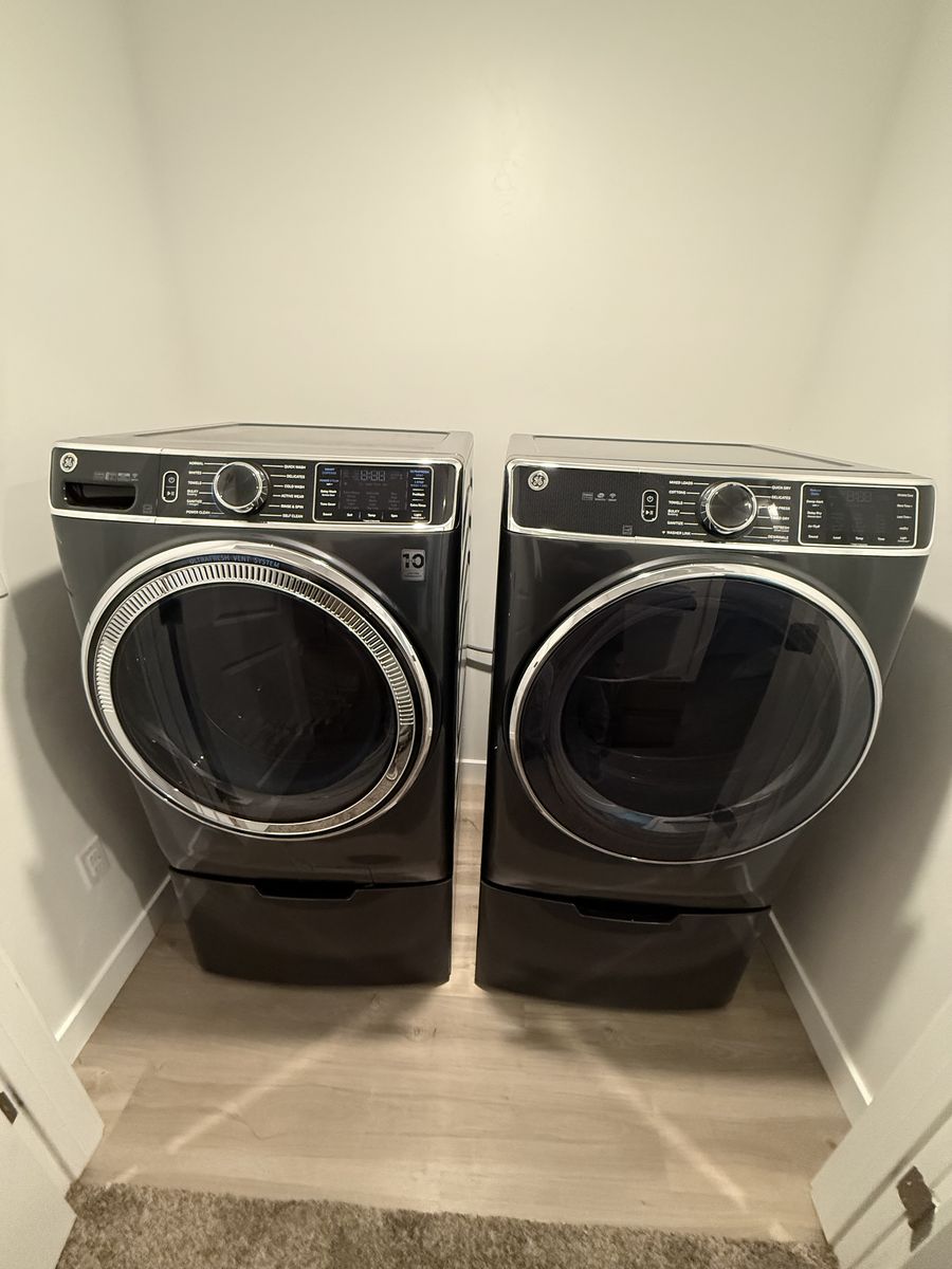 GE Smart Front-Load Washer & Dryer Set – Dark Gray – Excellent Condition