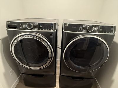 GE Smart Front-Load Washer & Dryer Set – Dark Gray – Excellent Condition