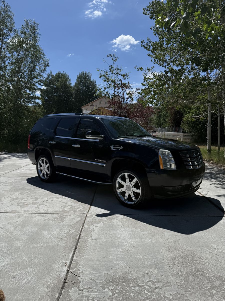 2012 Cadillac Escalade Luxury
