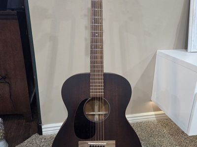 Martin 000-15M Left Handed Acoustic Guitar - Dark Mahogany with Hardshell Case