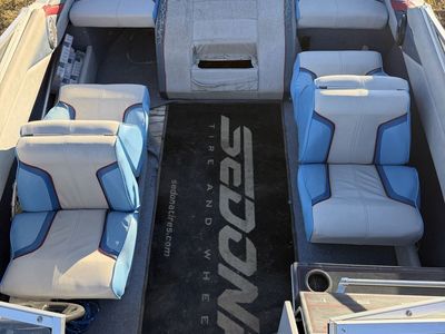 21’ FISHING BOAT, W/RESTROOM, FAMILY BOAT W/ WATER SKIS