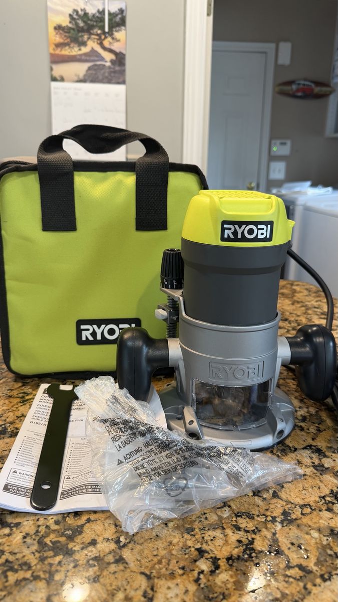 NEW - RYOBI R163G Fixed Base Router 1-1/2 HP Corded Electric with Carry Bag & Manual