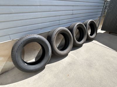 Goodyear Eagle Touring 255/60R18