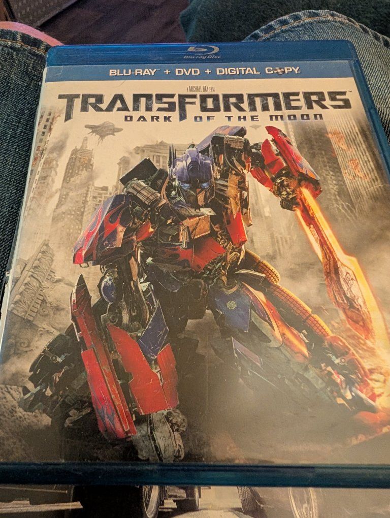 Transformers: Dark of the Moon Blu-Ray + DVD + Digital Copy Michael Bay Film