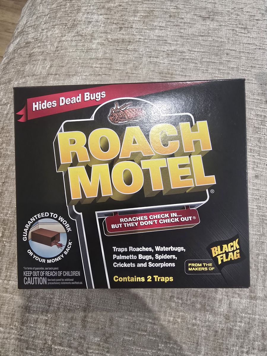 BLACK FLAG Roach Motel Traps Household Pests • Contains 2 Traps per Box