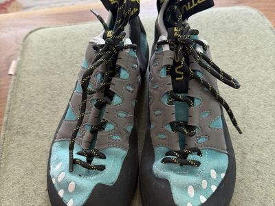 La Sportiva women’s climbing shoes size 39