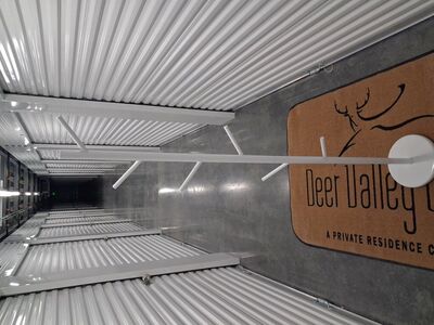 Hats and clothes Rack 6-Hooks White metal