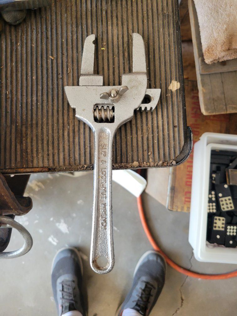 VAdjustable Slip & Lock Nut Wrench Plumbing Tool