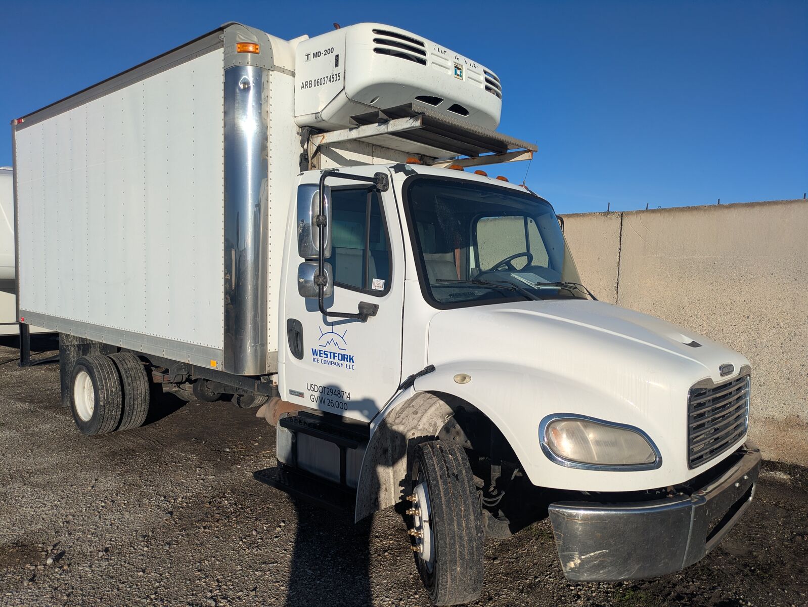 2007 Freightliner 16 ft Refer Truck