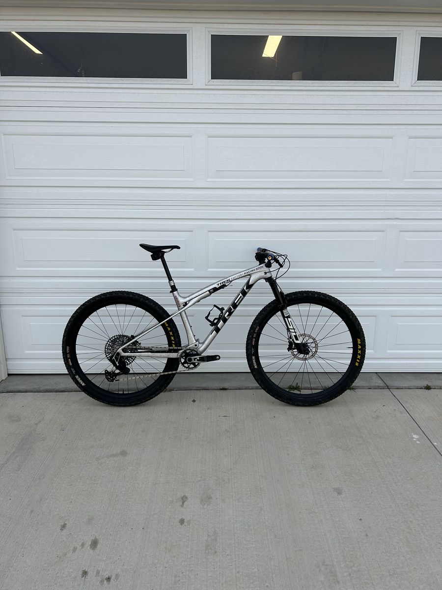 2024 Trek Supercaliber Gen2