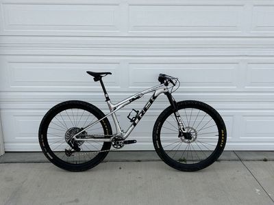 2024 Trek Supercaliber Gen2