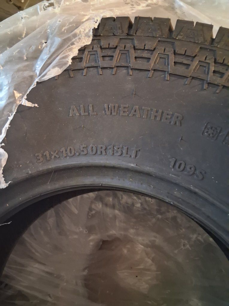 2 Tires,  31x10.50r15LT 109s