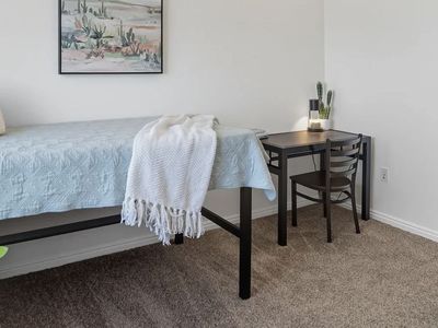 Summer contract for sale at Ventana Student Housing