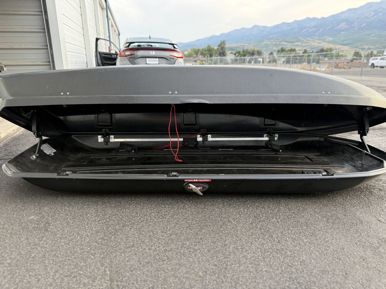 Yakima Rooftop Cargo Box – Large – Good Condition