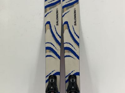 2027 Salomon QST 106 w/ Salomon Strive 13 Demo Bindings