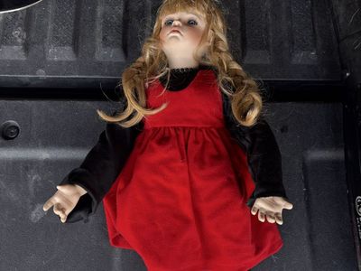 Kaye wiggs 1641/2000 limited edition porcelain doll in good condition