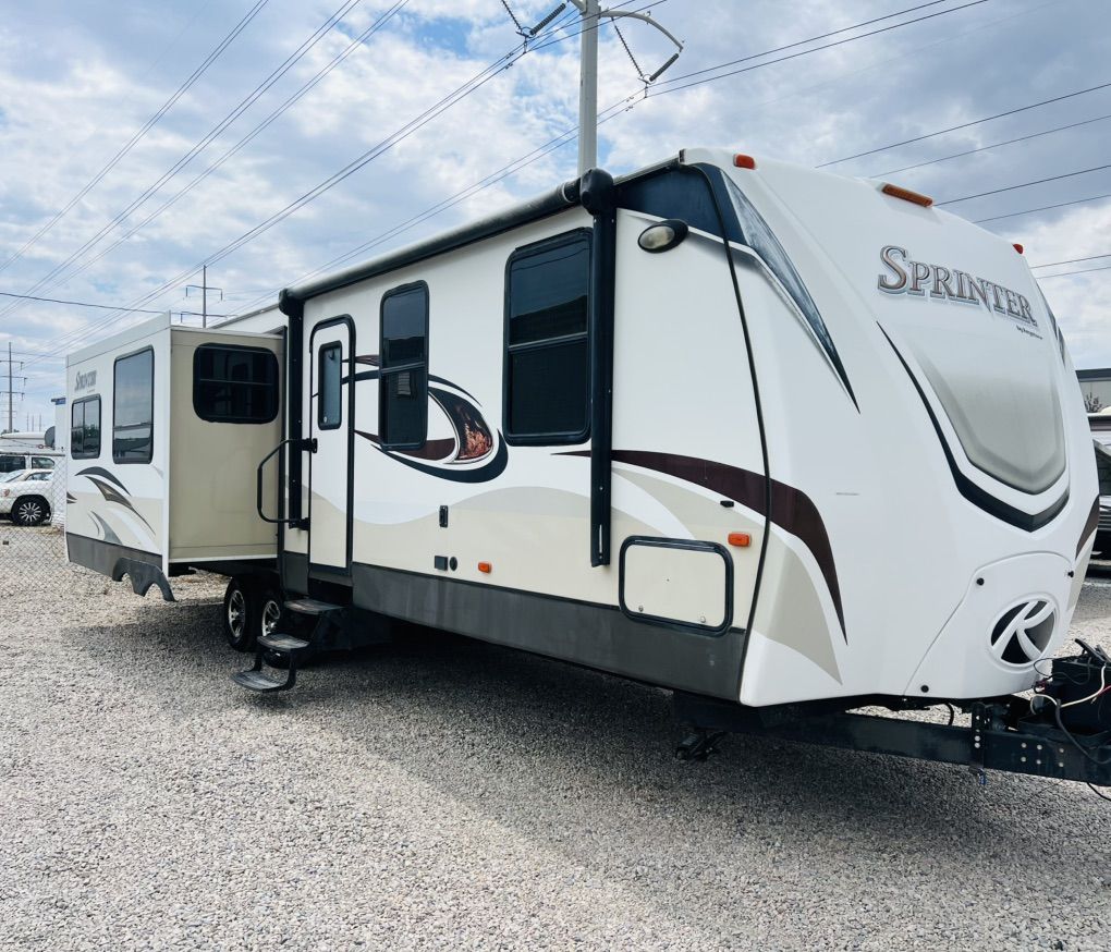 2014 Keystone Sprinter 33' Travel Trailer