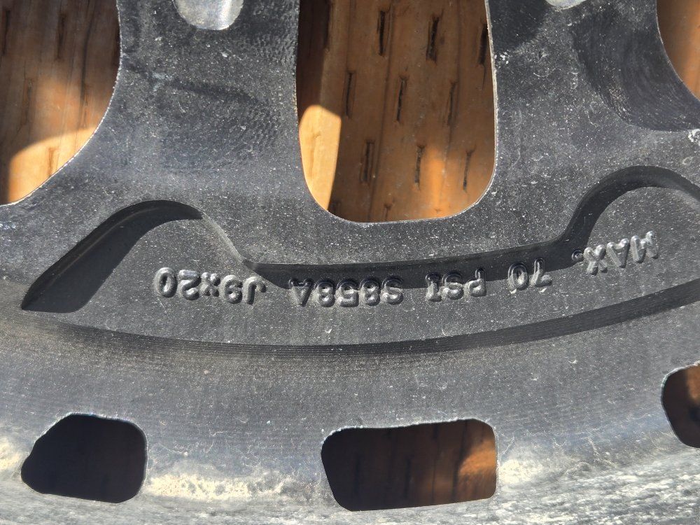 Main image 4
